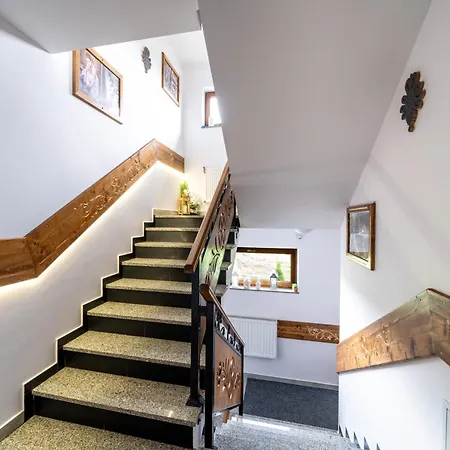 ゲストハウス Bukowiansko Nutka ブコビナ・タトシャンスカ